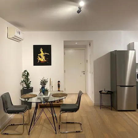 Stylish Apt Near Unic Medical School & Euc Appartamento *