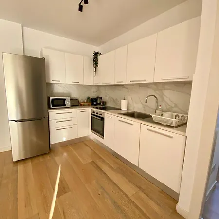 Stylish One-bedroom In Engomi