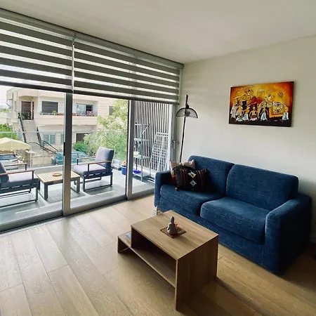 Stylish One-bedroom In Appartement *