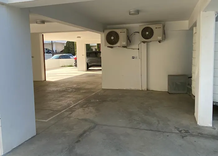 Stylish Near Unic Medical School & Euc * Engomi